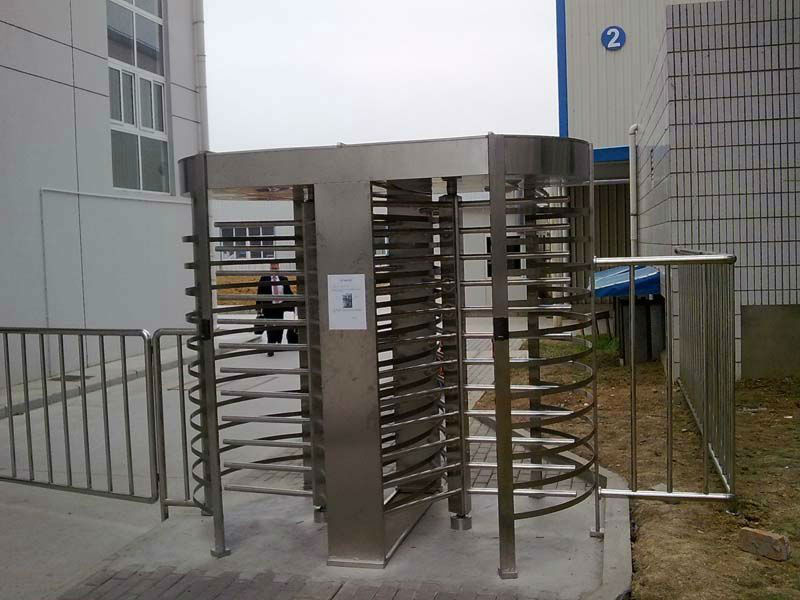 Full height rotary turnstile