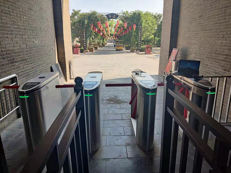 Theme Park Tripod turnstile
