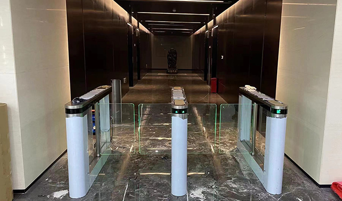 LD-B504 Swing Barrier Gate Drehkreuz im Chipsea Tech Center installiert